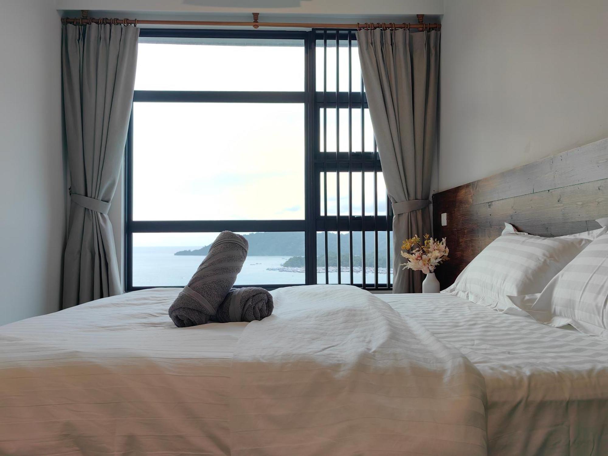 Jesselton Quay Sea View 2br 4pax Lv28