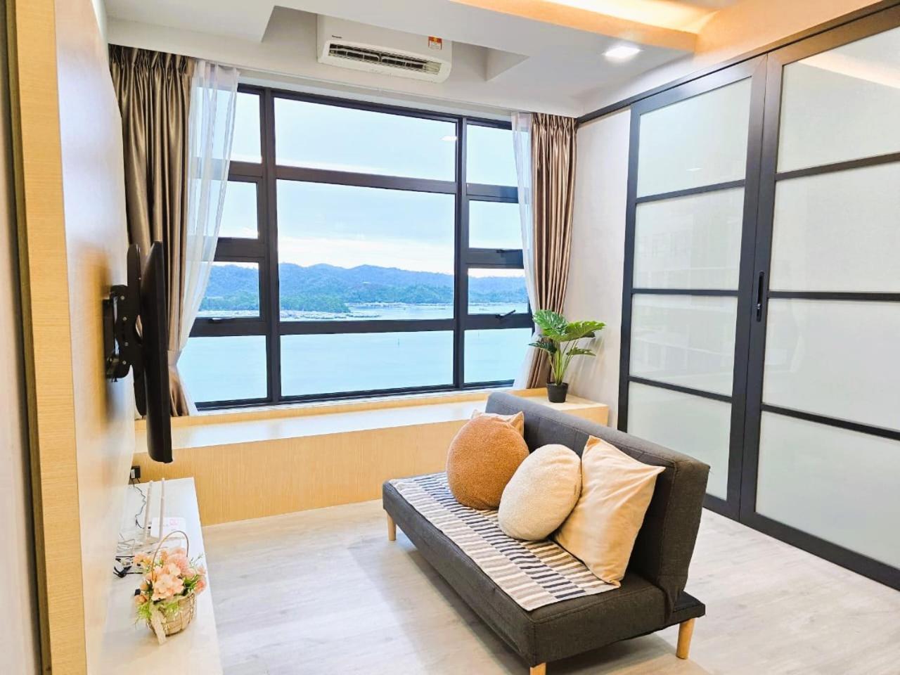 Jesselton Quay Sea View 2br 4pax Lv28 Apartment