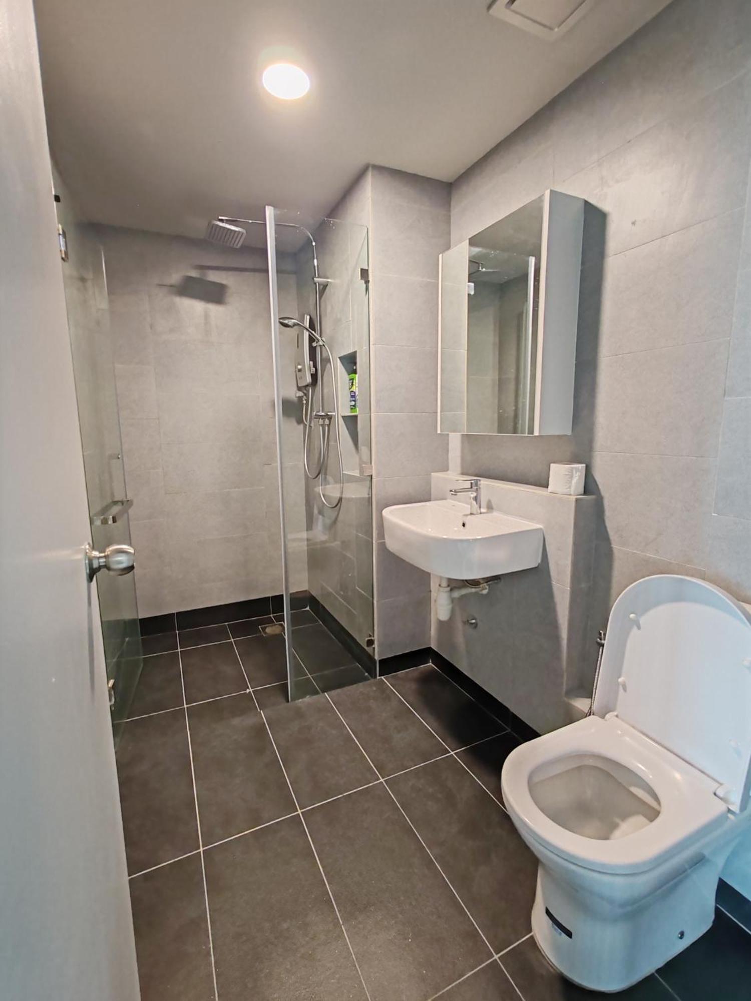 Jesselton Quay Sea View 2br 4pax Lv28